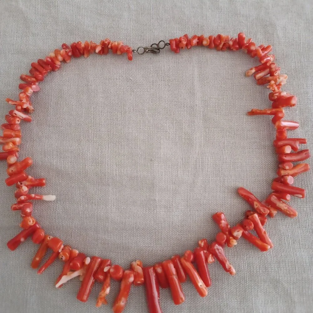 CORAL NECKLACE - Picture 1 of 2